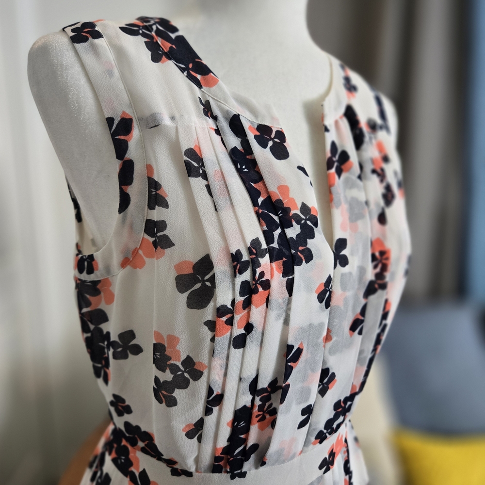 Halogen Floral Pleated Dress in Black and Pink